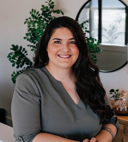 Kera Lyman, Midwife